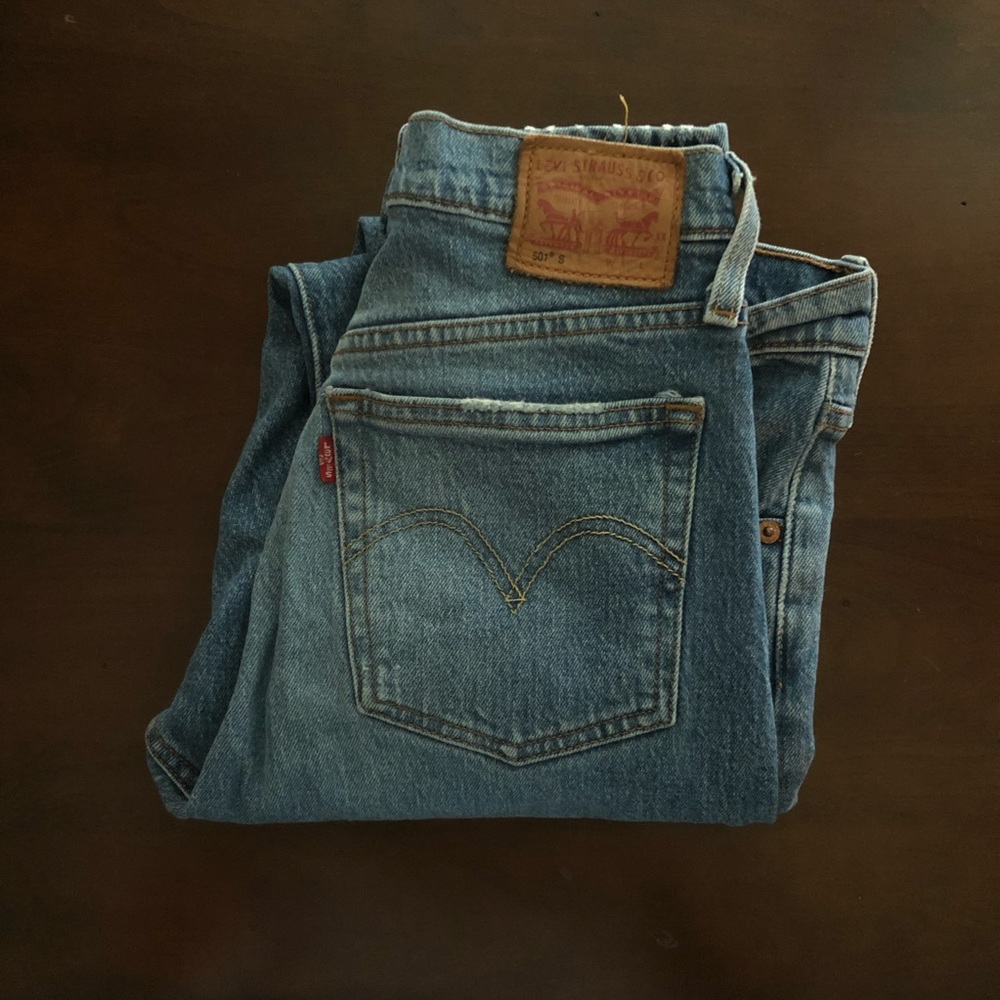 Levi’s 501 Medium Wash Jean